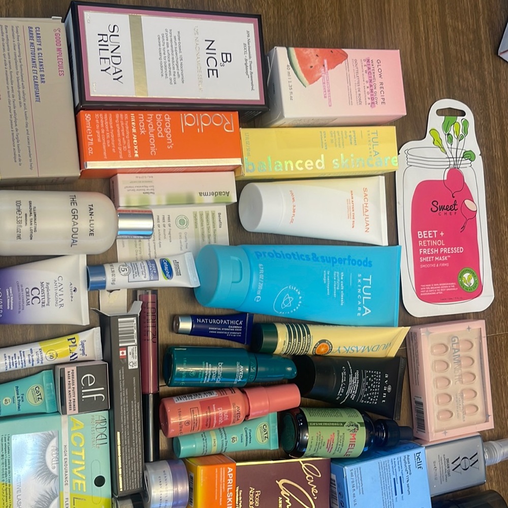 Amazing hair, skin, body and makeup samples, deluxe samples and full sized items